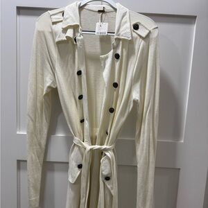Free people cream tan lightweight coat with buttons and tie waist small NWT